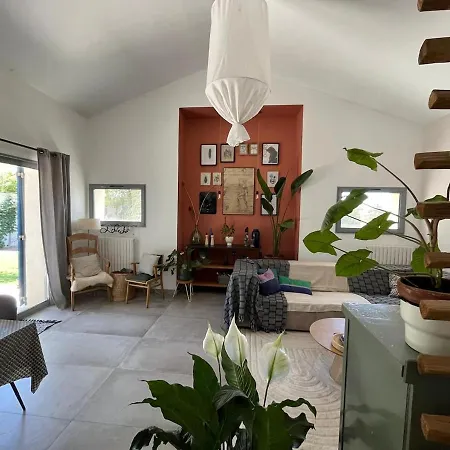 6 Et Piscine Entre La Et La Villa Pérols