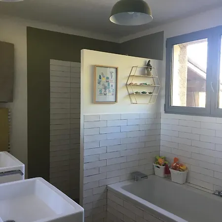 6 Et Piscine Entre La Et La Villa Pérols