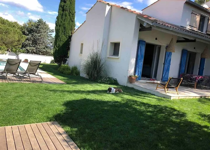 Villa 6 Et Piscine Entre La Et La *