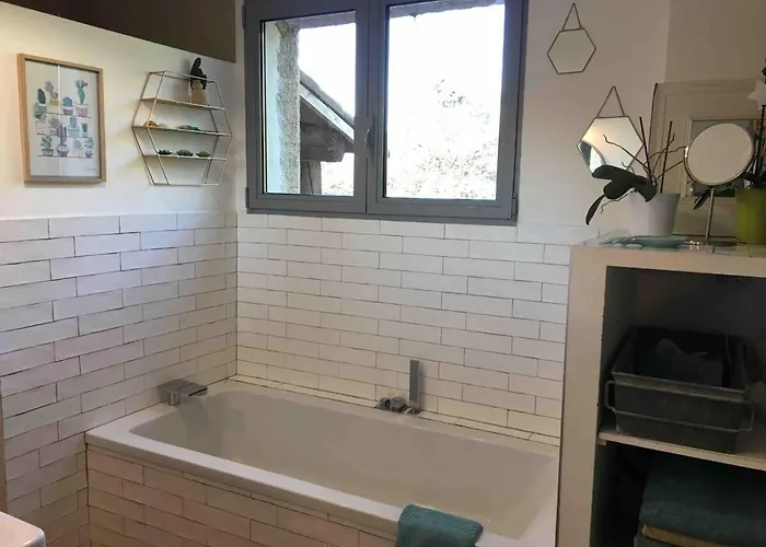 6 Et Piscine Entre La Et La *