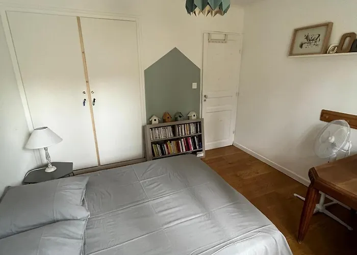 6 Et Piscine Entre La Et La Villa Perols